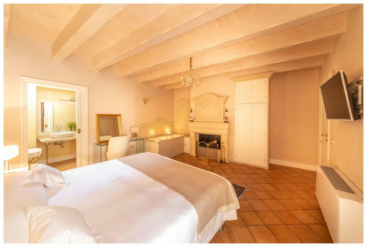 Boutique - Lodge & Suites Crotone Eksteriør billede